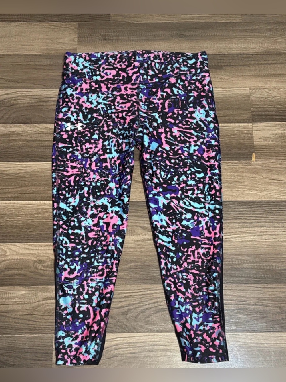 Under Armour women’s athletic cropped leggings size medium